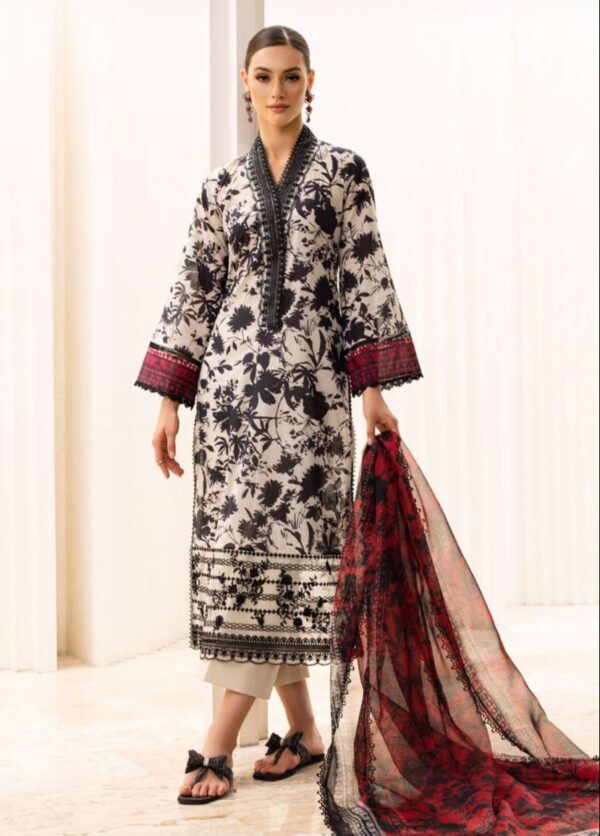 Zainab Chottani D-008 - Image 3