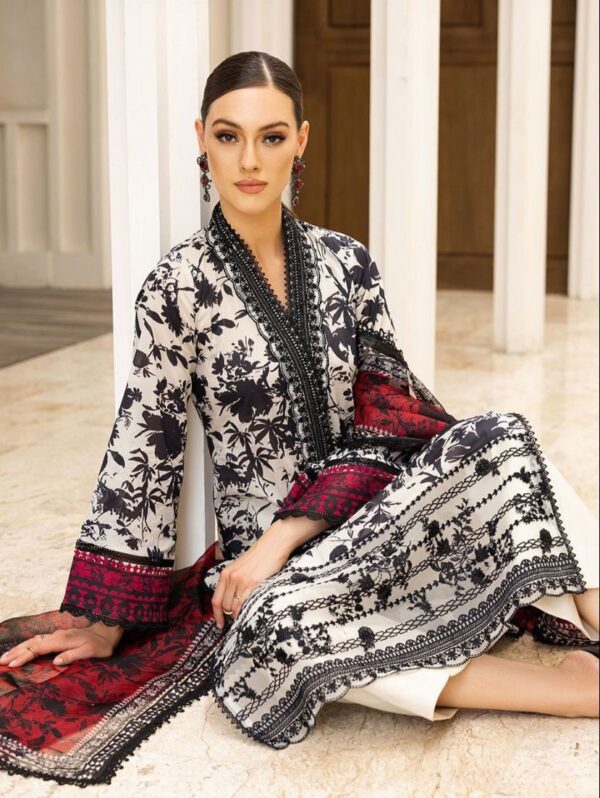 Zainab Chottani D-008 - Image 4