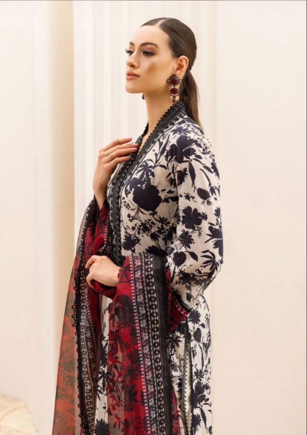 Zainab Chottani D-008 - Image 2